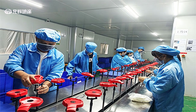 喷漆线上的中国红—兄辉电子国庆随笔